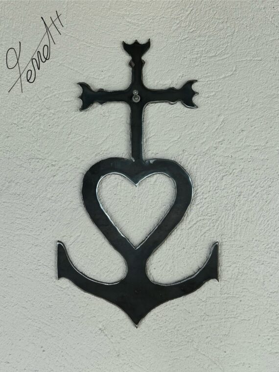 Croix de camargue "sans la barre dans le coeur"